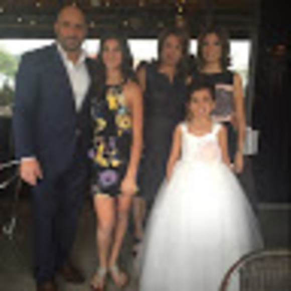 Meet your Posher, Dahlia - Picture 1 of 1